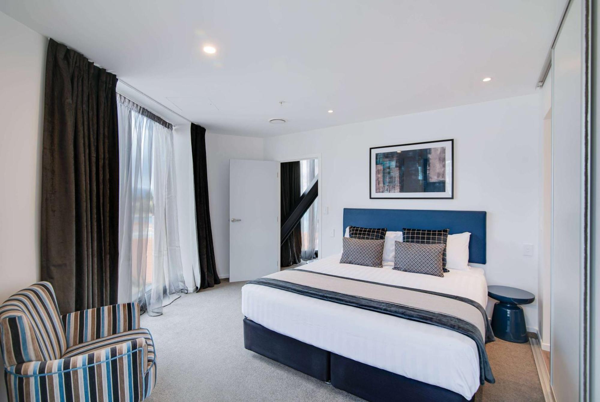 Ramada By Wyndham Queenstown Central Exteriör bild