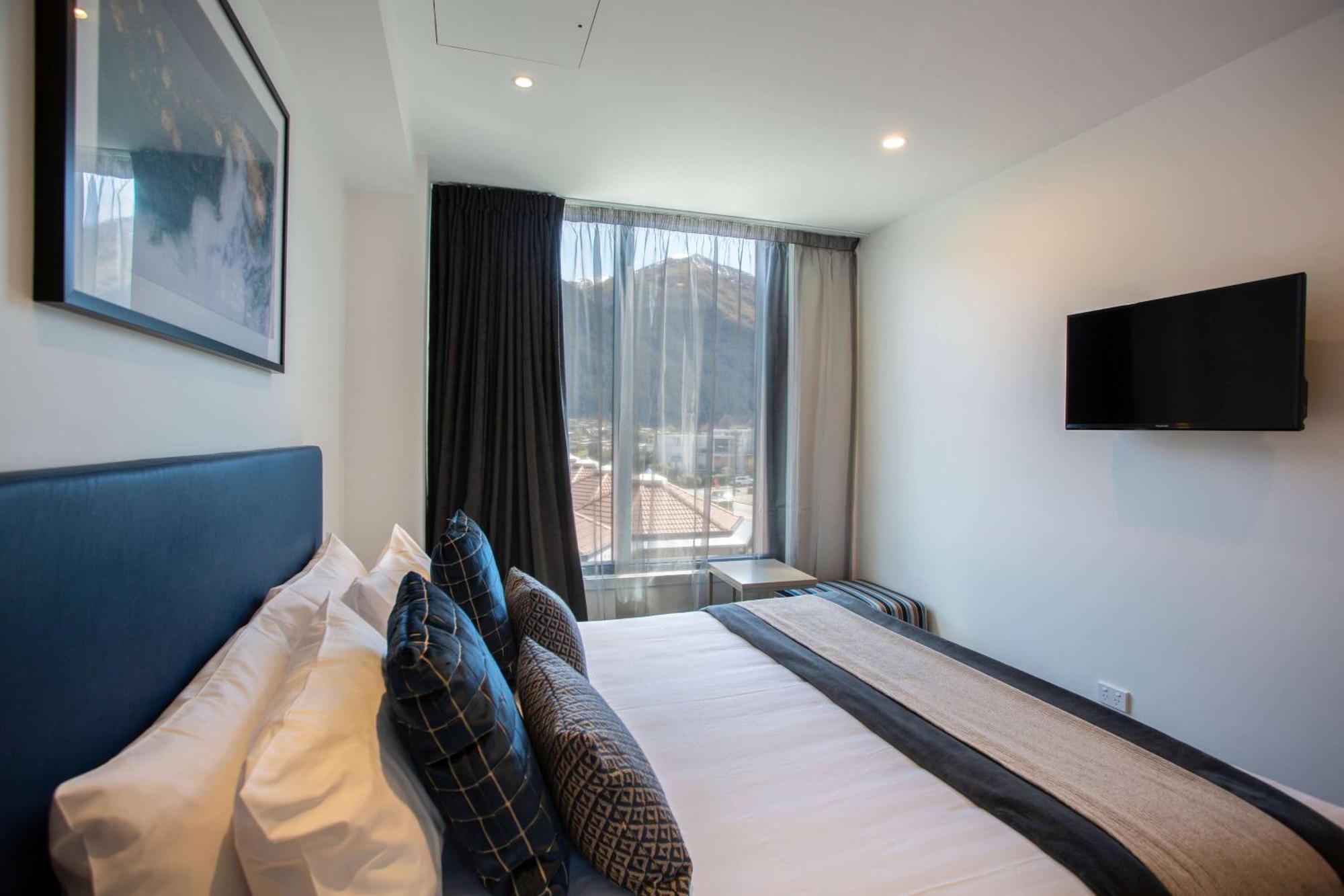 Ramada By Wyndham Queenstown Central Exteriör bild