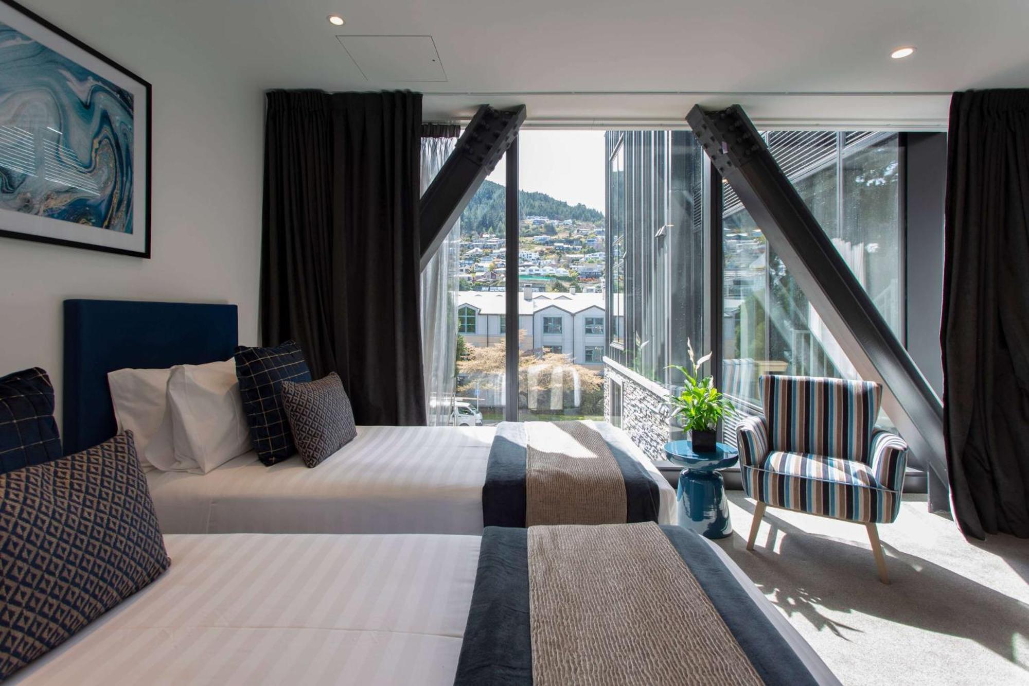 Ramada By Wyndham Queenstown Central Exteriör bild