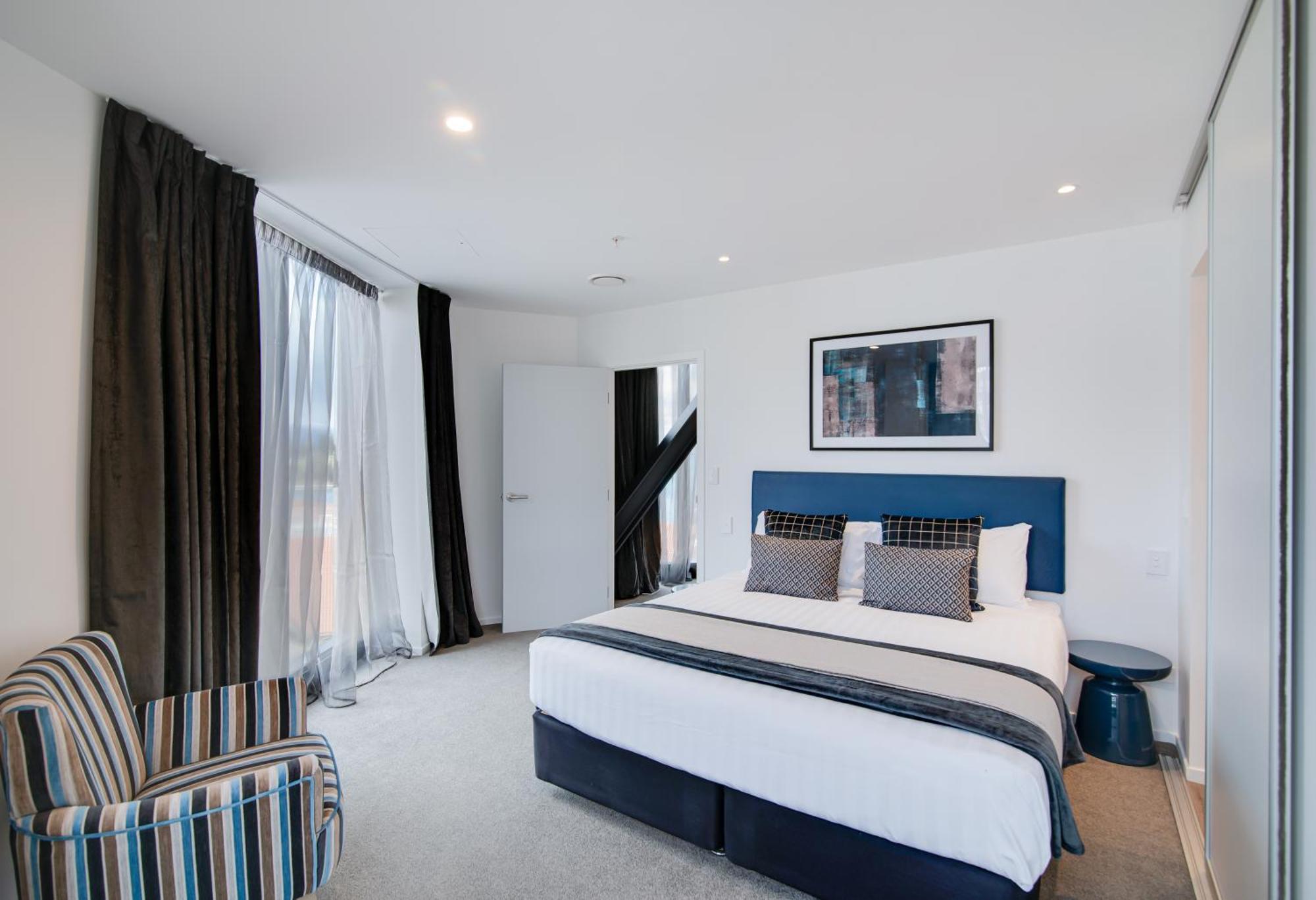 Ramada By Wyndham Queenstown Central Exteriör bild